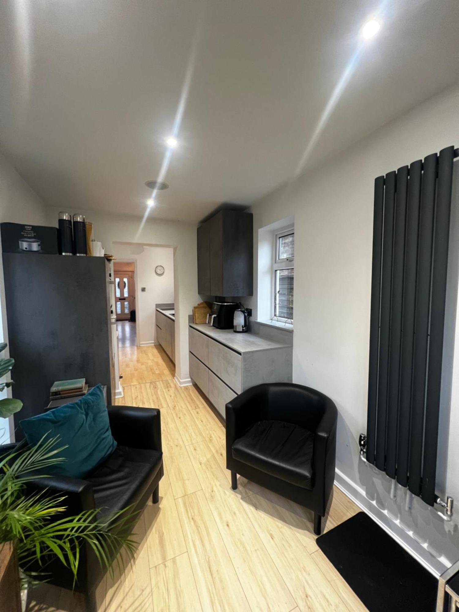 Warm And Cosy City Centre Home Near Train Station Chichester Exterior photo