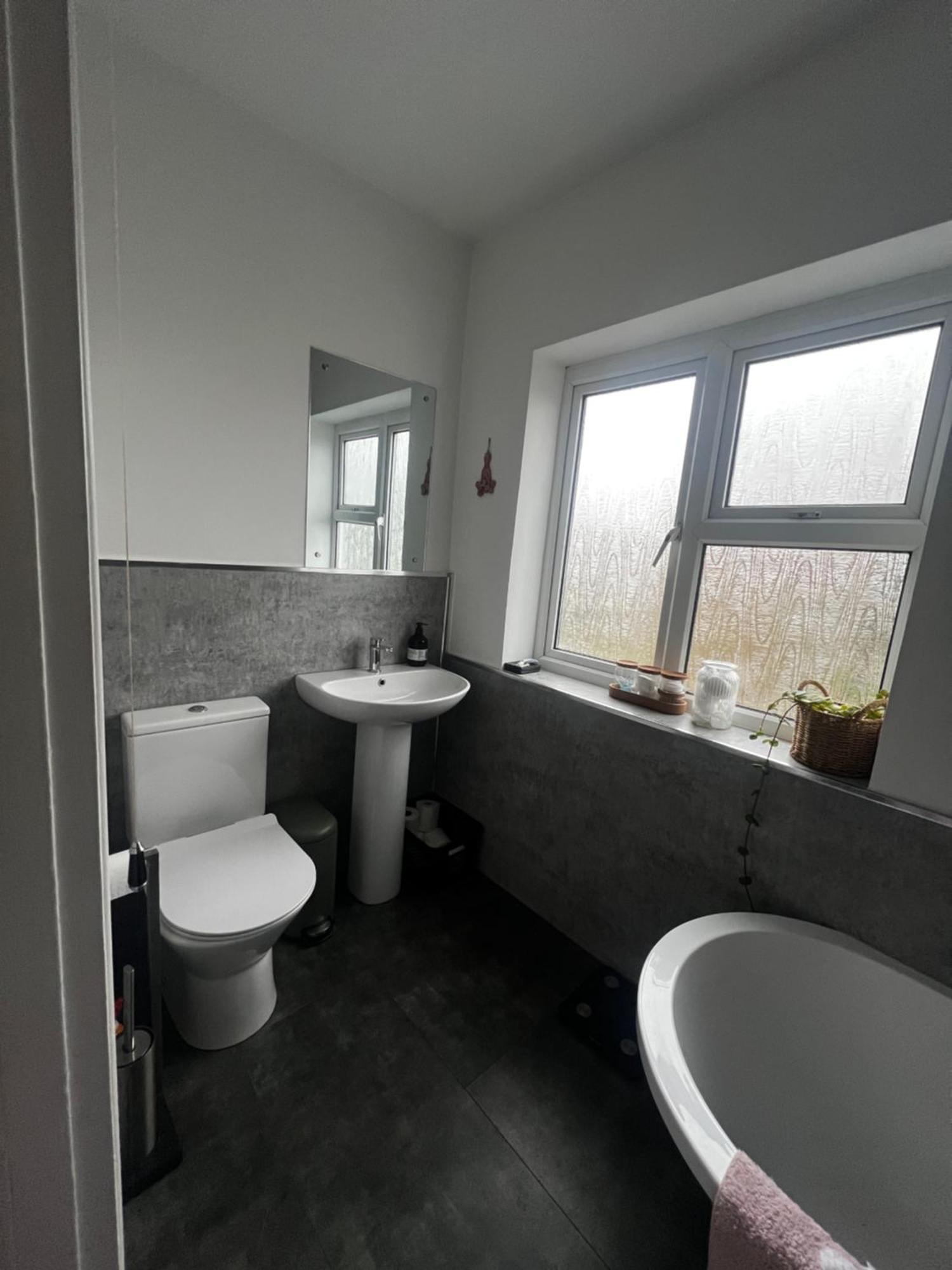 Warm And Cosy City Centre Home Near Train Station Chichester Exterior photo